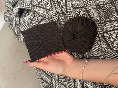 Вязание, гончарка или каллиграфия? Какое хобби психологи считают лучшим антидепрессантом от осенней хандры