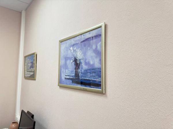 Почему обои отклеиваются и как это исправить: проблемы и готовые решения