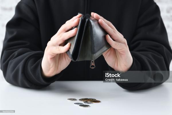 Синдром бедного человека: разбираемся, почему доходу растут, а денег больше не становится